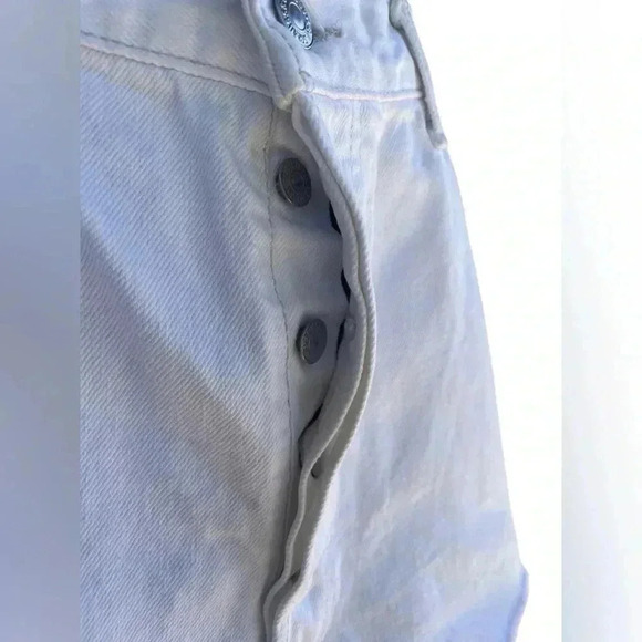 Levi’s women’s denim cutoff high waisted white shorts size large preloved - Picture 4 of 8